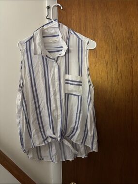 Sleeveless Striped Button-Front Tie Hem Top - White & Blue
